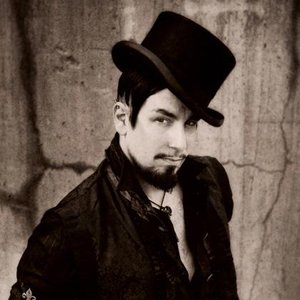 Aurelio Voltaire image