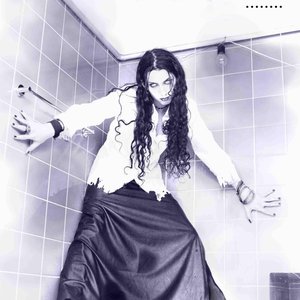 CrazY JulieT image