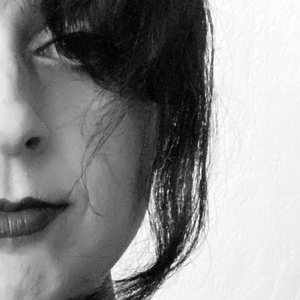 Helena Markos image
