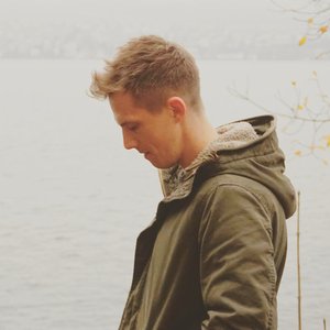 Michael Elliot image