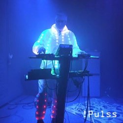 !Pulss - !Pulss In Chicago (Live) (2025)