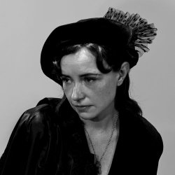 Laura Groves - Radio Red (2023)