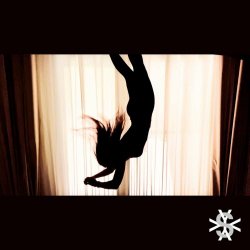 Ys Atlov - Right Into Your Arms (2025) [Single]