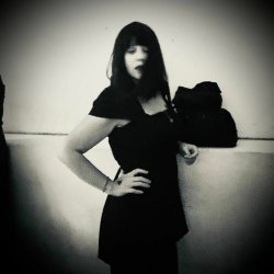 Violent Vickie - Open The Door (2025) [Single]