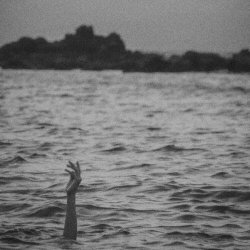 Cold Kiss - Drowning (2026) [Single]